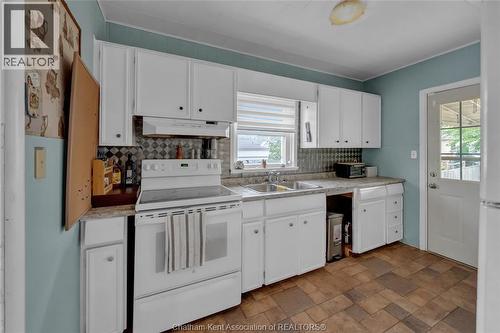 12 Mckinnon Drive, Chatham, ON - Indoor Photo Showing Kitchen With Double Sink