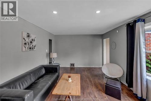 12 Mckinnon Drive, Chatham, ON - Indoor