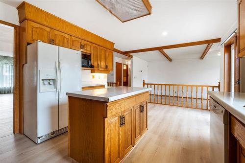 64 Simkin Drive, Winnipeg, MB - Indoor Photo Showing Kitchen