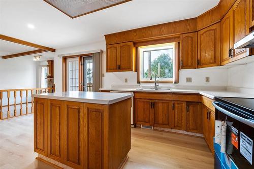 64 Simkin Drive, Winnipeg, MB - Indoor Photo Showing Kitchen