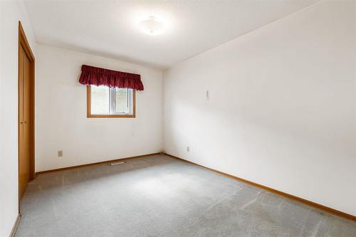 64 Simkin Drive, Winnipeg, MB - Indoor Photo Showing Other Room
