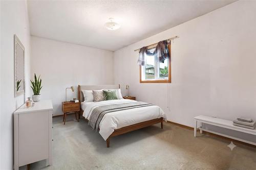 64 Simkin Drive, Winnipeg, MB - Indoor Photo Showing Bedroom