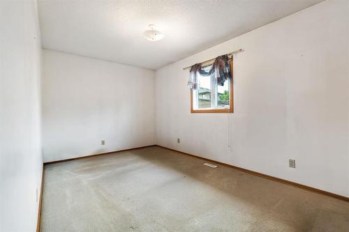 64 Simkin Drive, Winnipeg, MB - Indoor Photo Showing Other Room