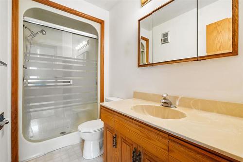 64 Simkin Drive, Winnipeg, MB - Indoor Photo Showing Bathroom