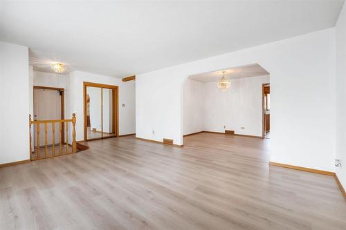 64 Simkin Drive, Winnipeg, MB - Indoor Photo Showing Other Room