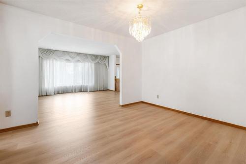 64 Simkin Drive, Winnipeg, MB - Indoor Photo Showing Other Room