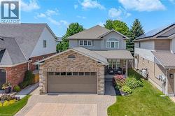 17 CARROLL Crescent Guelph, ON N1G 5B7