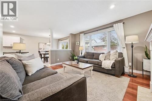 17 Carroll Crescent, Guelph, ON - Indoor Photo Showing Living Room