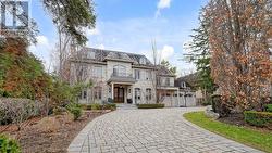 9 FIFESHIRE ROAD  Toronto, ON M2L 2G4