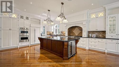 9 Fifeshire Road, Toronto, ON - Indoor Photo Showing Kitchen With Upgraded Kitchen