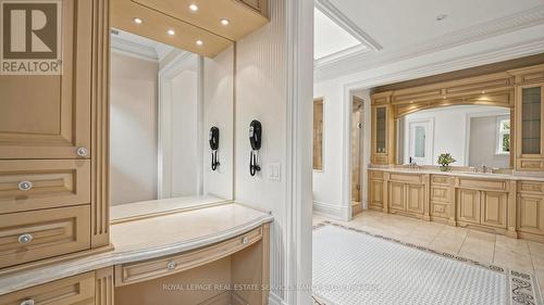 9 Fifeshire Road, Toronto, ON - Indoor Photo Showing Bathroom