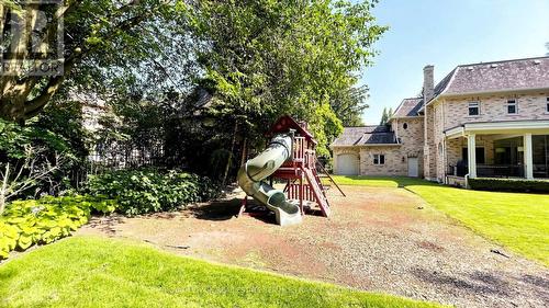 9 Fifeshire Road, Toronto, ON - Outdoor