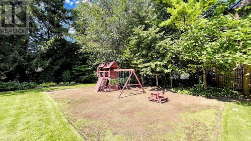 9 Fifeshire Road, Toronto, ON - Outdoor