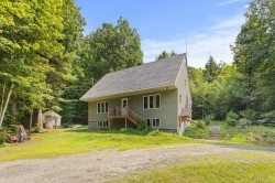 34 Rue Luc-Charron  Cantley, QC J8V 3M5