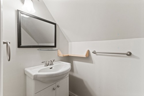 Powder room - 34 Rue Luc-Charron, Cantley, QC - Indoor Photo Showing Bathroom