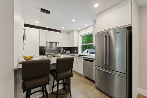Kitchen - 145 Ch. Léger, Brigham, QC - Indoor Photo Showing Kitchen With Upgraded Kitchen