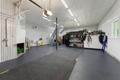 Garage - 145 Ch. Léger, Brigham, QC - Indoor Photo Showing Garage