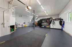 Garage - 