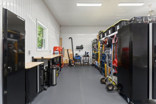 Garage - 145 Ch. Léger, Brigham, QC - Indoor