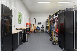 Garage - 
