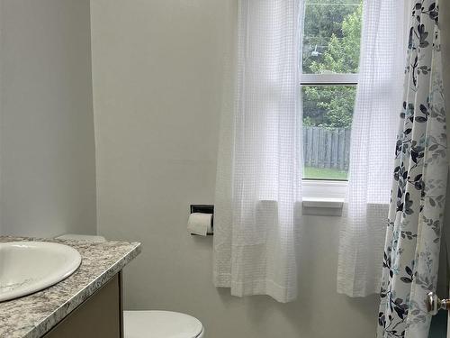 15 Sund Crescent, Marathon, ON - Indoor Photo Showing Bathroom