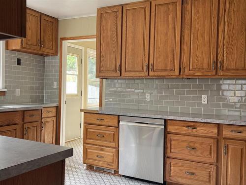 15 Sund Crescent, Marathon, ON - Indoor Photo Showing Kitchen