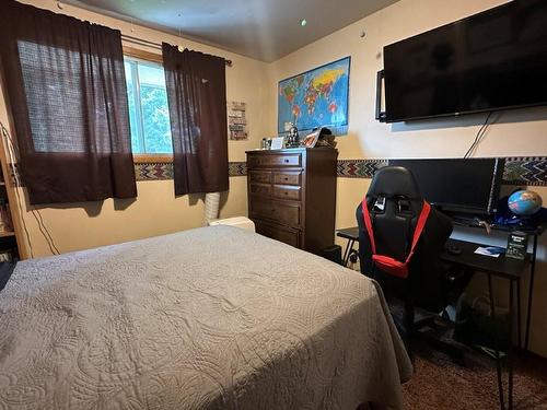 579 Simon Fraser Drive, Thunder Bay, ON - Indoor Photo Showing Bedroom