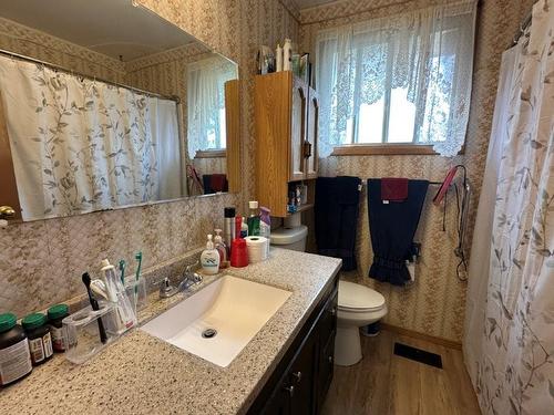 579 Simon Fraser Drive, Thunder Bay, ON - Indoor Photo Showing Bathroom