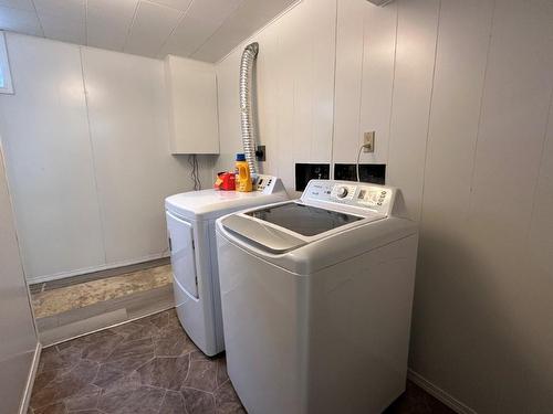 579 Simon Fraser Drive, Thunder Bay, ON - Indoor Photo Showing Laundry Room