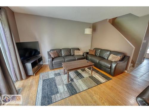 1277 Cardinal Crescent, Tecumseh, ON - Indoor Photo Showing Living Room