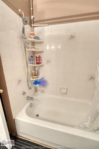 1277 Cardinal Crescent, Tecumseh, ON - Indoor Photo Showing Bathroom