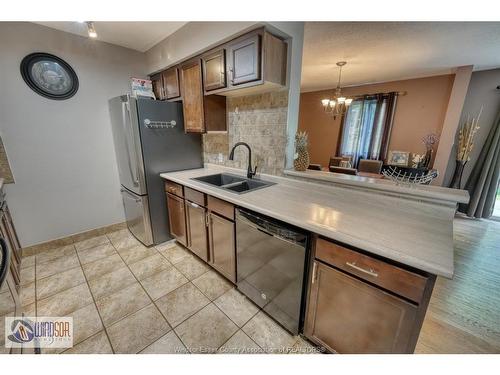 1277 Cardinal Crescent, Tecumseh, ON - Indoor Photo Showing Kitchen With Double Sink