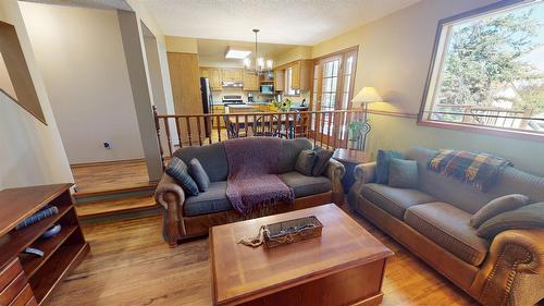 1312 18Th Street, Cranbrook, BC - Indoor Photo Showing Living Room