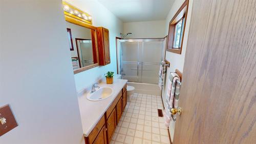 1312 18Th Street, Cranbrook, BC - Indoor Photo Showing Bathroom
