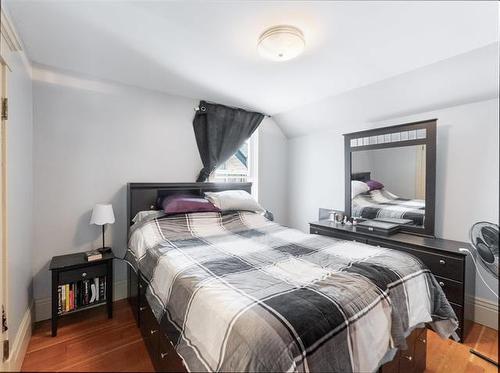 529 Sherburn St, Winnipeg, MB - Indoor Photo Showing Bedroom