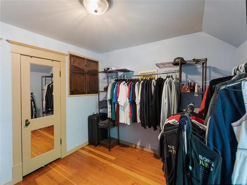529 Sherburn St, Winnipeg, MB - Indoor With Storage