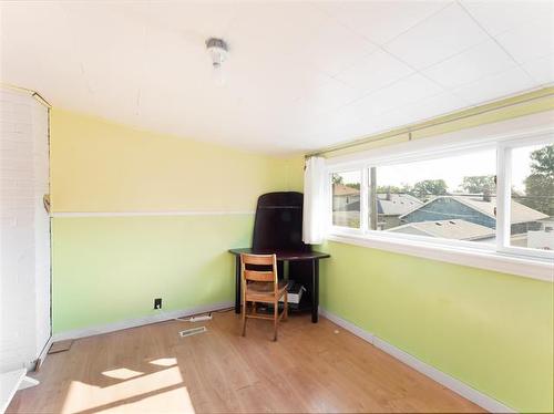 529 Sherburn St, Winnipeg, MB - Indoor Photo Showing Other Room