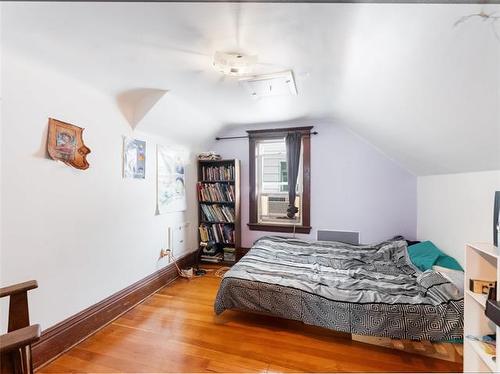 529 Sherburn St, Winnipeg, MB - Indoor Photo Showing Bedroom