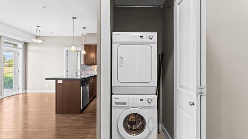 212-3533 Carrington Road, West Kelowna, BC - Indoor Photo Showing Laundry Room
