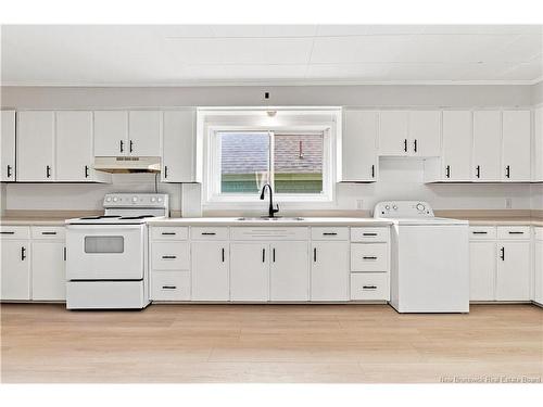 178 Westmorland St, Fredericton, NB - Indoor Photo Showing Kitchen