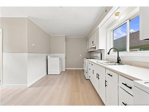 178 Westmorland St, Fredericton, NB - Indoor Photo Showing Kitchen With Double Sink