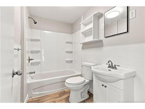 178 Westmorland St, Fredericton, NB - Indoor Photo Showing Bathroom