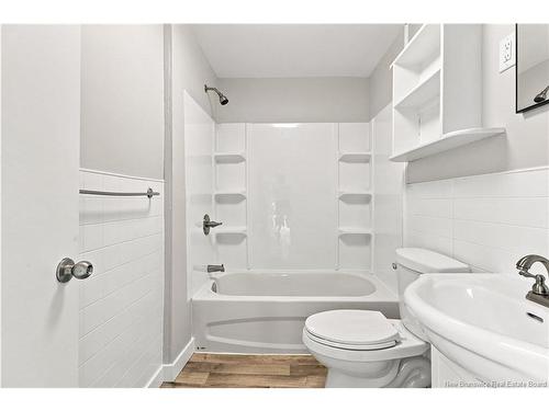 178 Westmorland St, Fredericton, NB - Indoor Photo Showing Bathroom