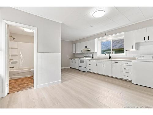 178 Westmorland St, Fredericton, NB - Indoor Photo Showing Other Room