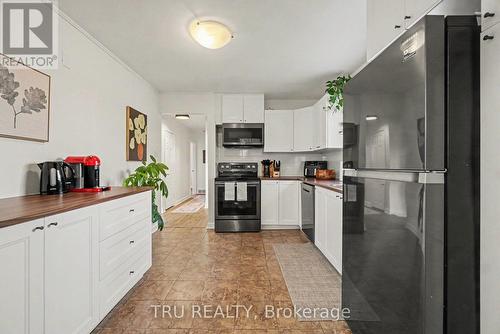 Kitchen - 1275 Woodside Drive, Ottawa, ON - Indoor Photo Showing Kitchen