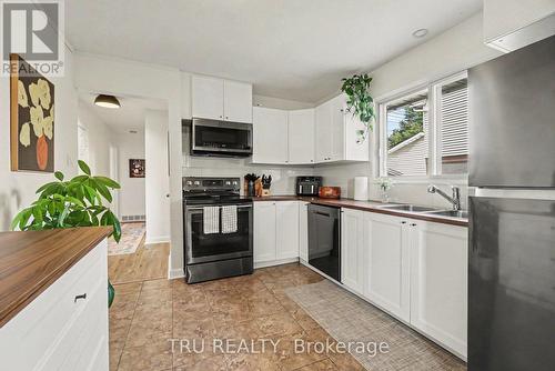 Kitchen - 1275 Woodside Drive, Ottawa, ON - Indoor Photo Showing Kitchen With Double Sink