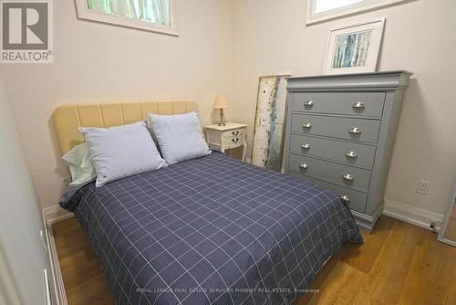 1413 Queen Victoria Avenue, Mississauga, ON - Indoor Photo Showing Bedroom