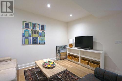 1413 Queen Victoria Avenue, Mississauga, ON - Indoor