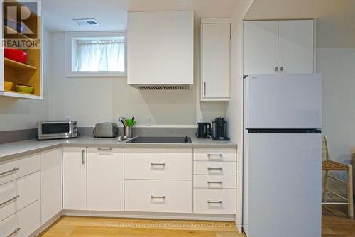 1413 Queen Victoria Avenue, Mississauga, ON - Indoor Photo Showing Kitchen With Double Sink