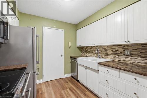 7 Gale Crescent Unit# B3, St. Catharines, ON - Indoor Photo Showing Kitchen